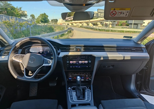 Volkswagen Passat cena 130000 przebieg: 88400, rok produkcji 2021 z Warszawa małe 742
